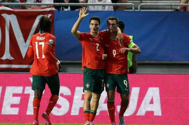 包含葡萄牙队全取三分顺利晋级的词条