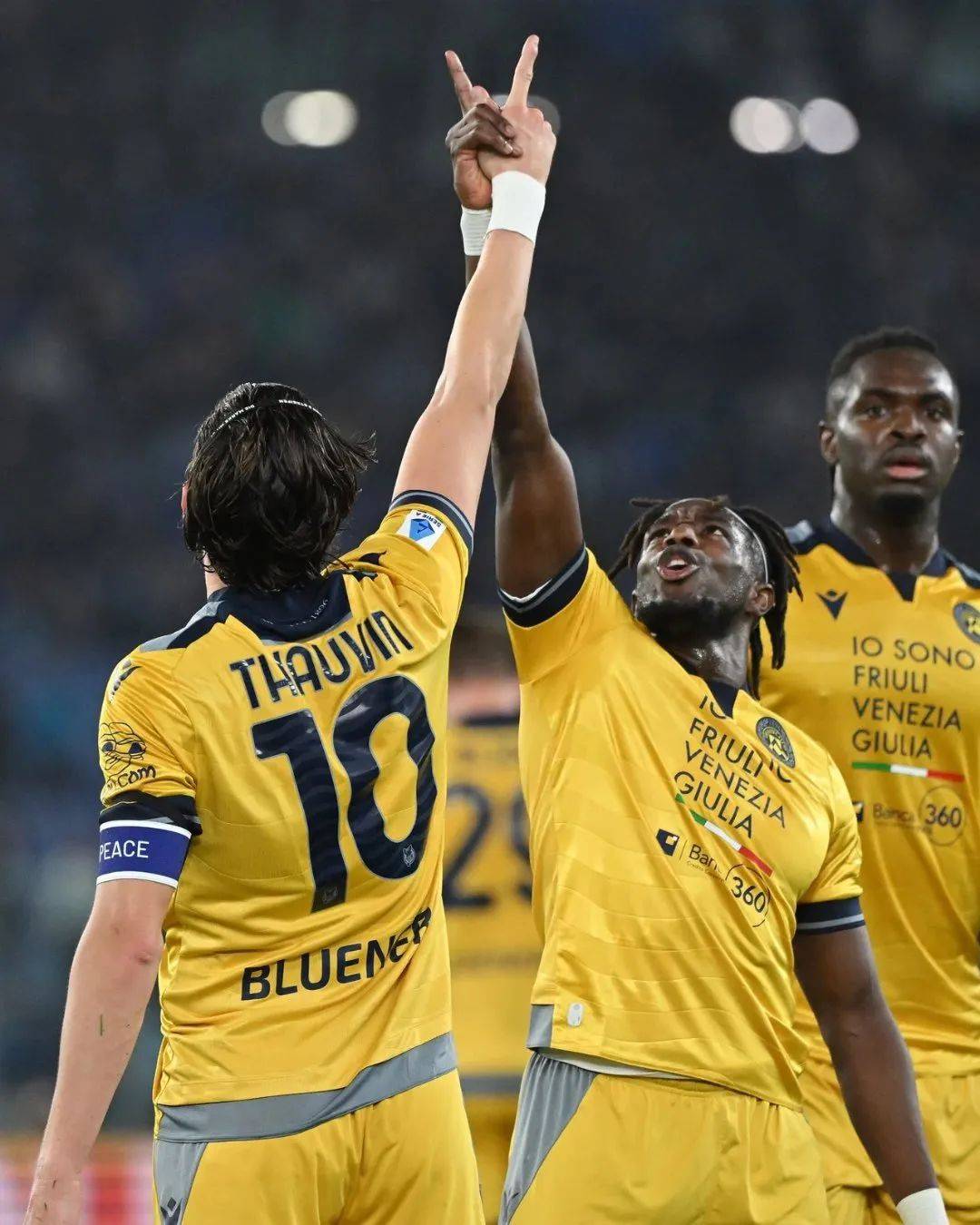 包含博洛尼亚取胜后士气高涨，或冲击联赛前八的词条