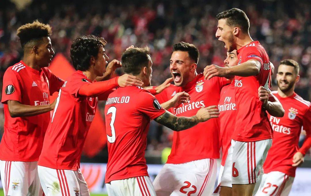 吉马雷斯在里昂的比赛中展现强大实力