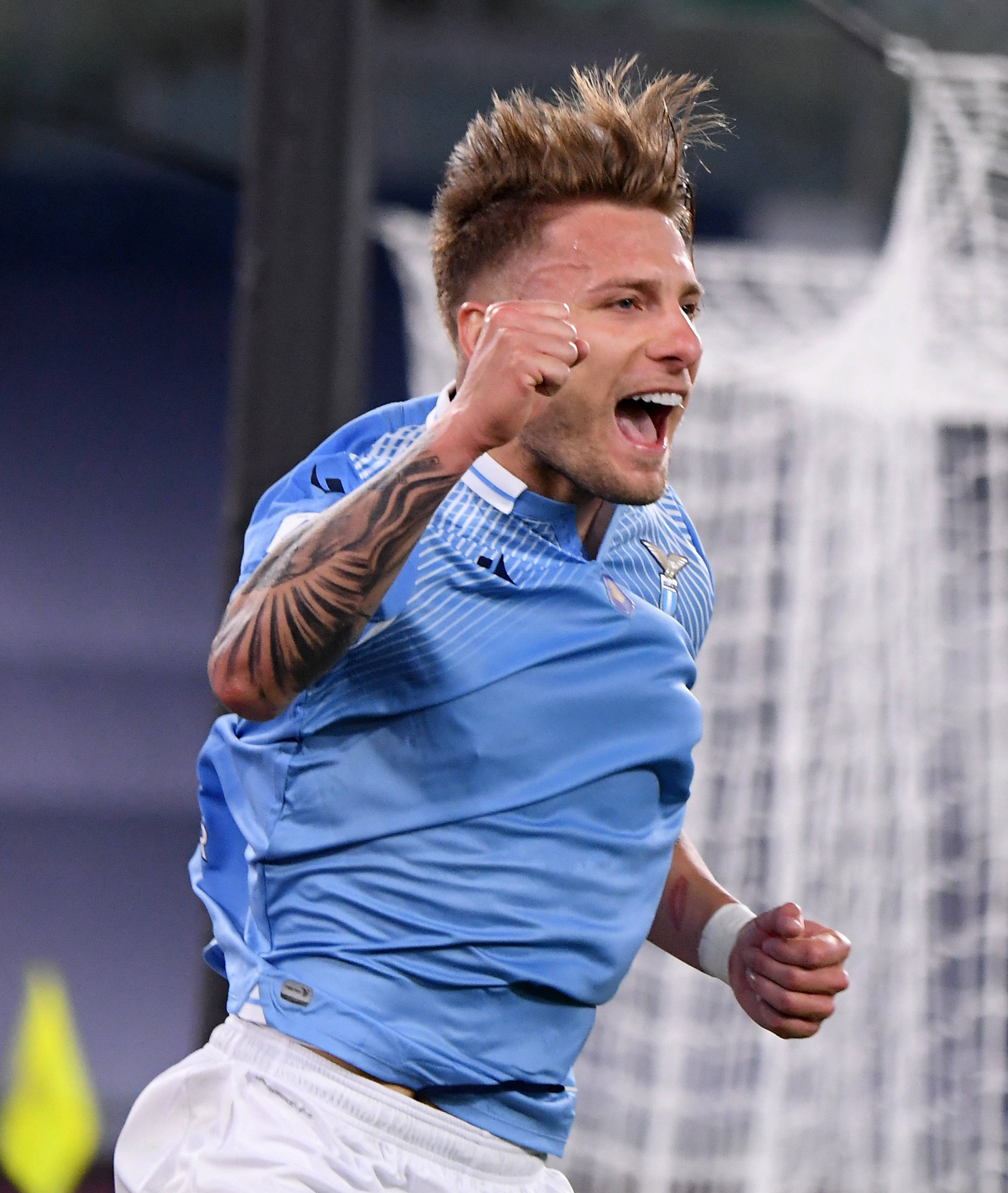 -包含出色发挥搅动颠簸，欧预赛球队斗志昂扬的词条