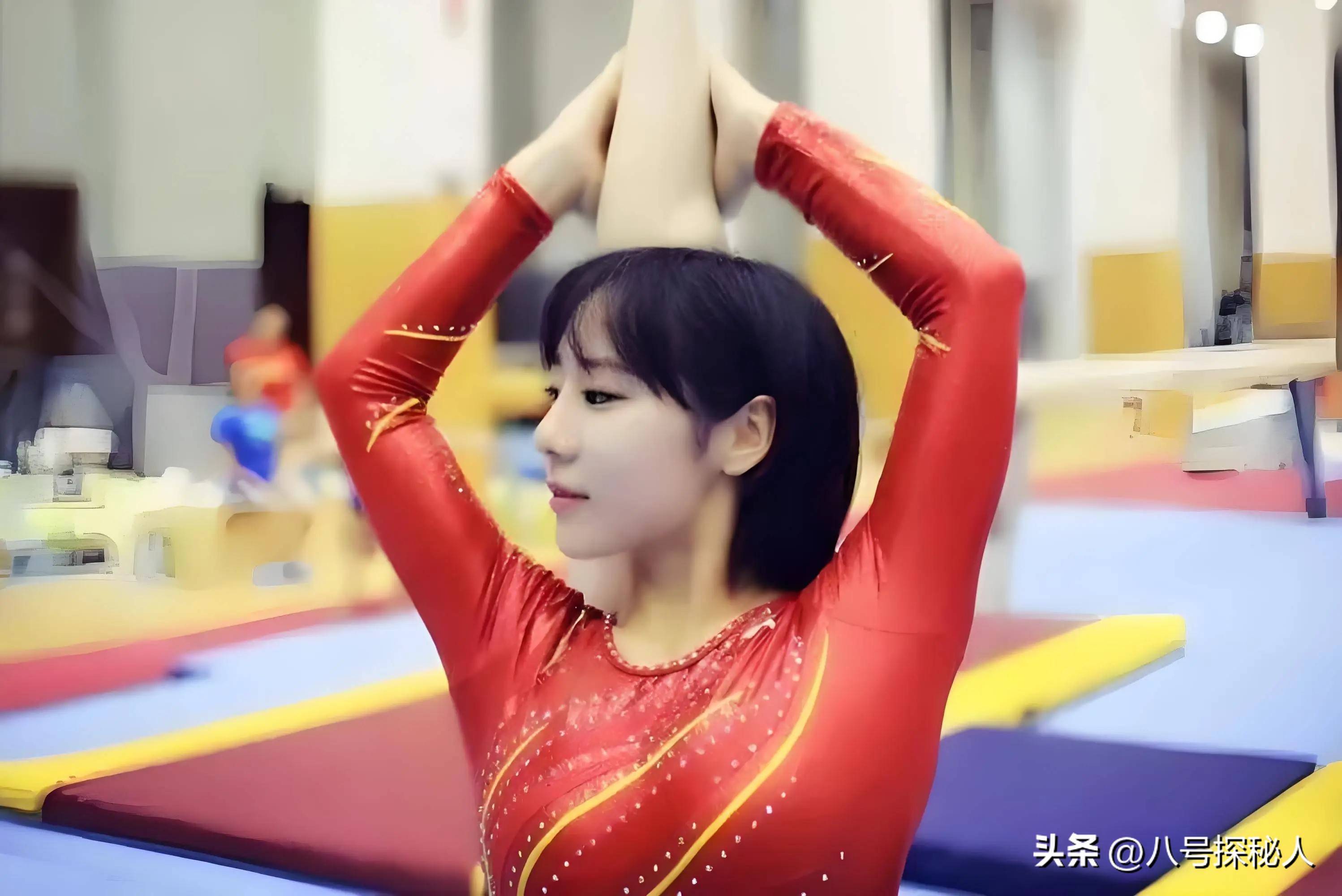 体操冠军舞姿飘逸，尽显金牌光环