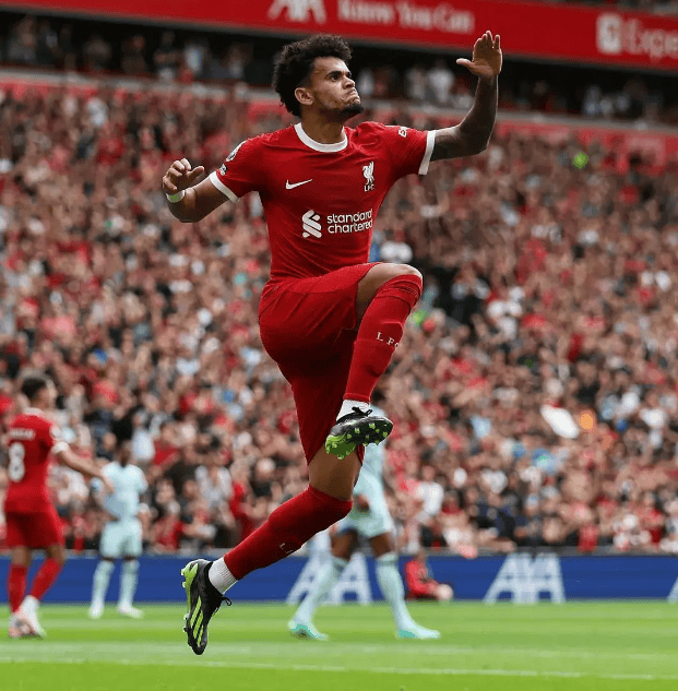 FB体育下载-利物浦血战巴萨，英超重回巅峰