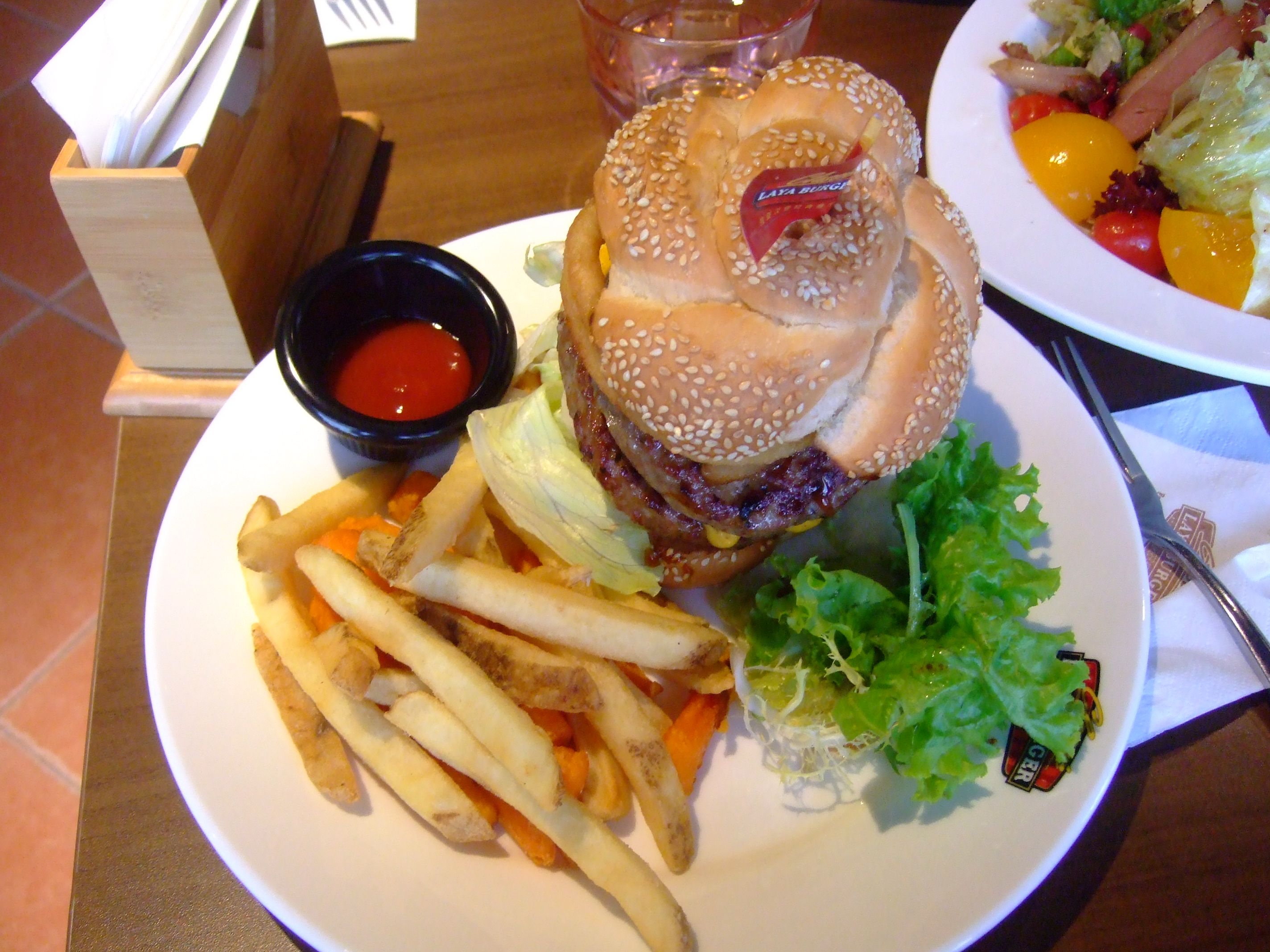 FB体育网页版-汉堡队在比赛中大获全胜，实力不容小觑！