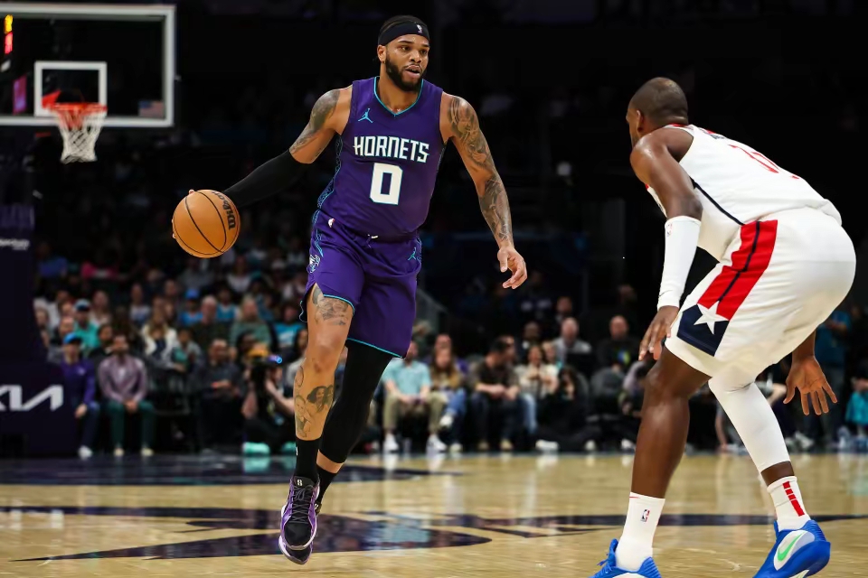 步行者冷门落败，客场不敌黄蜂