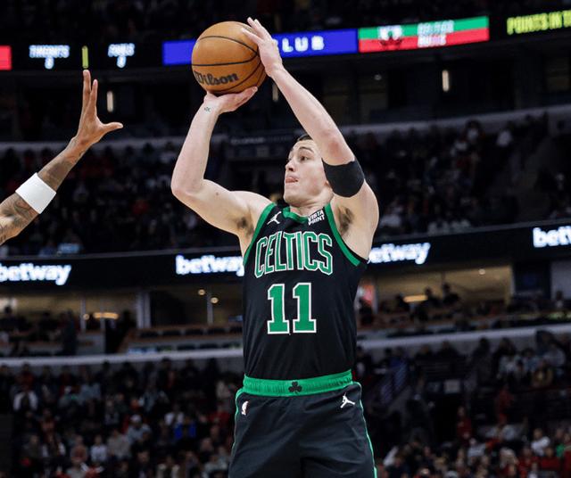 FB体育下载-雄狮新秀上演绝杀，率队逆转凯尔特人