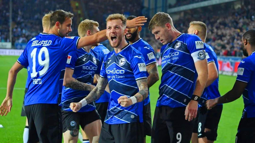 沃尔夫斯堡稳中求胜，坚韧不拔