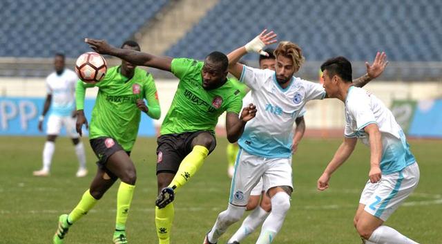 武汉卓尔客场不敌大连一方,遭遇不胜 武汉卓尔客场不敌大连一方,遭遇不胜