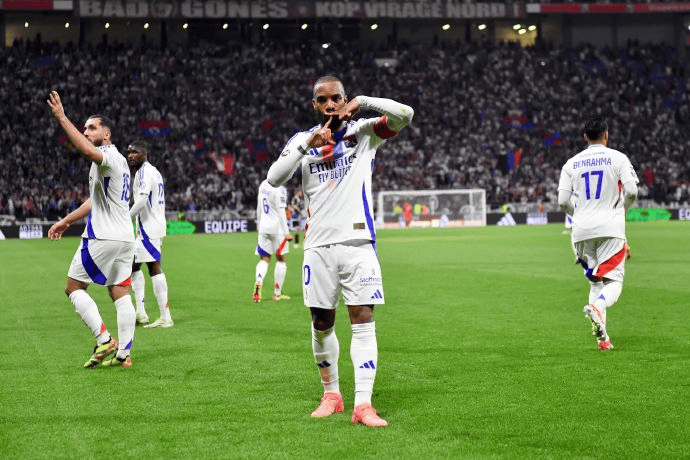 非洲女足巅峰对决，谁能笑到最后？