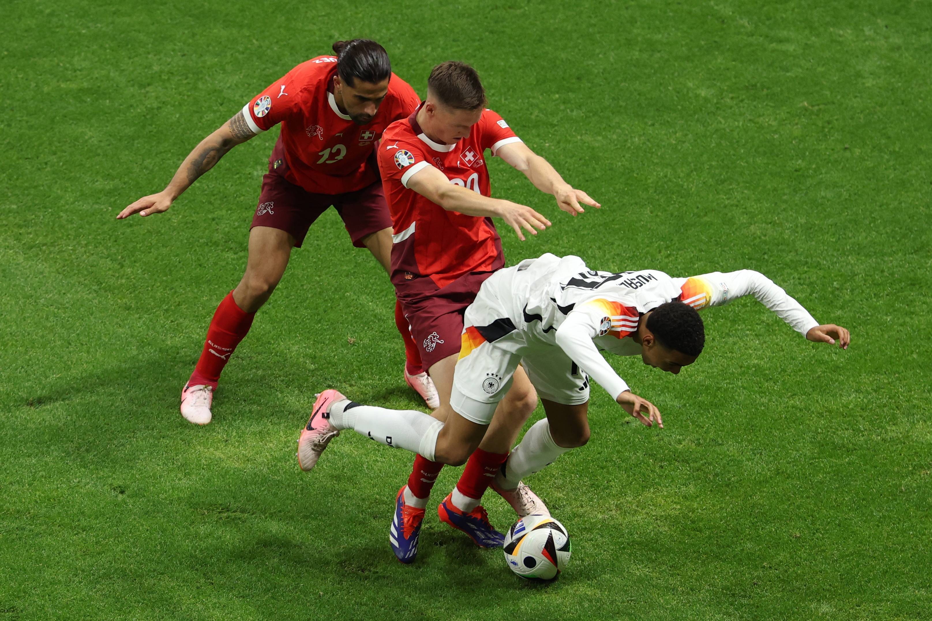 FB体育官网-瑞士主场战平保加利亚，晋级前景暗淡