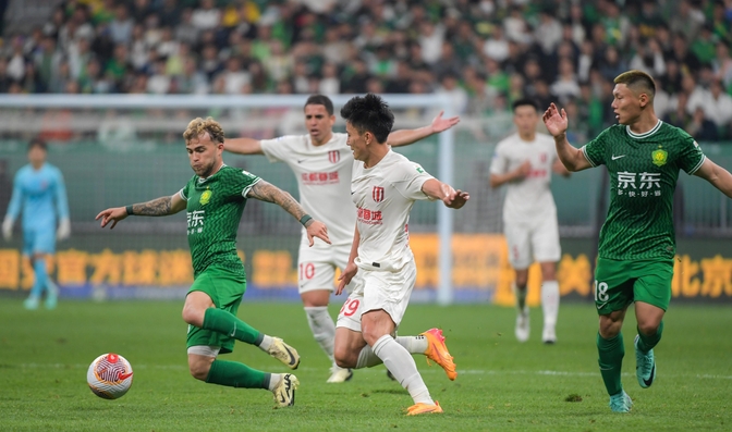 国安客场战平恒大，保持不败纪录