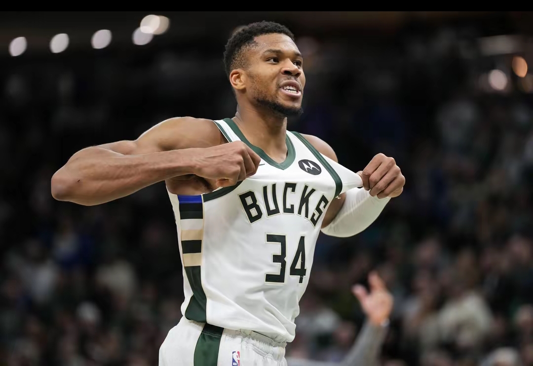 -雄鹿客场大胜马刺，字母哥独揽30+11的简单介绍