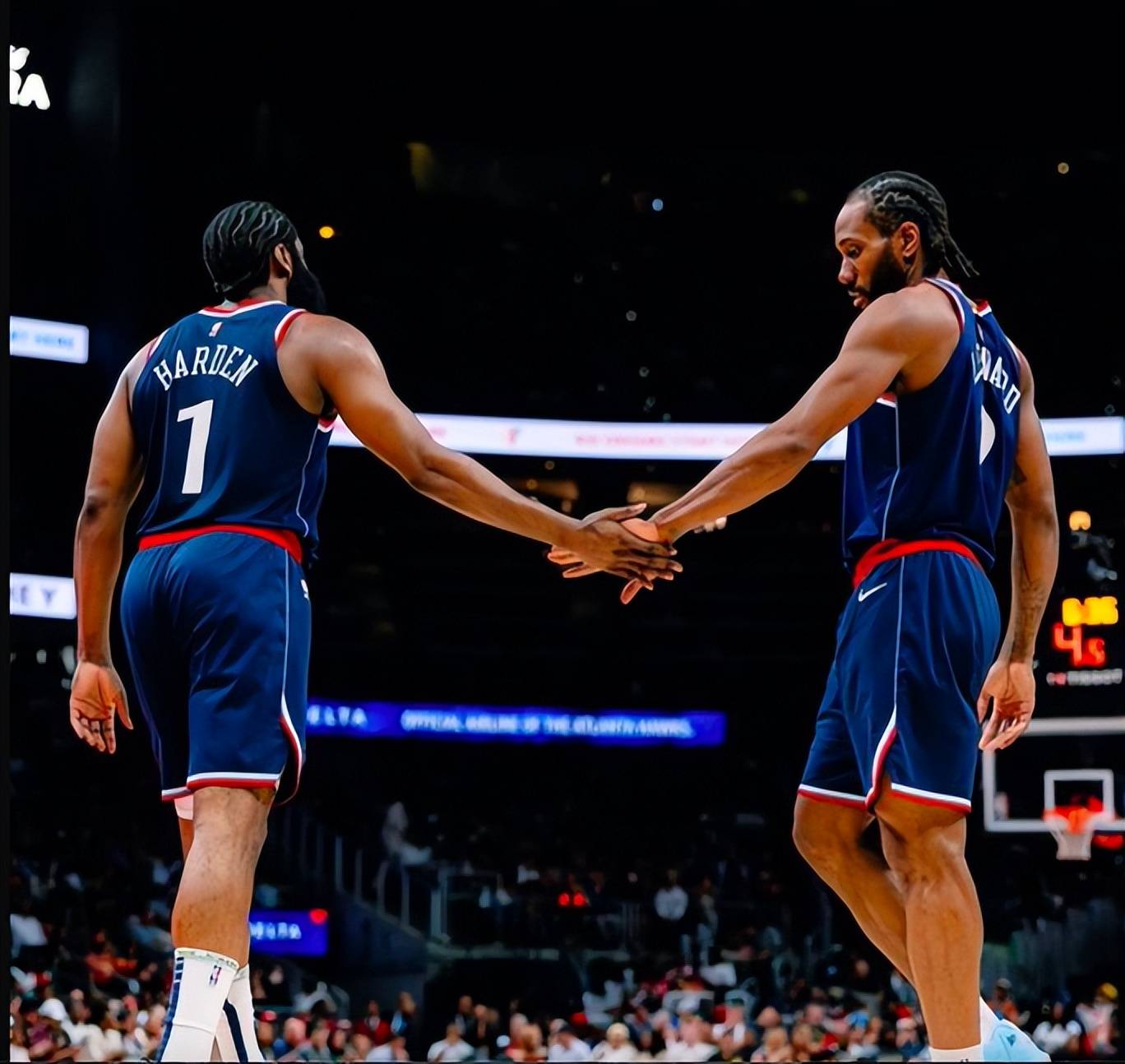 包含控卫哈登砍下三双，火箭力克湖人的词条