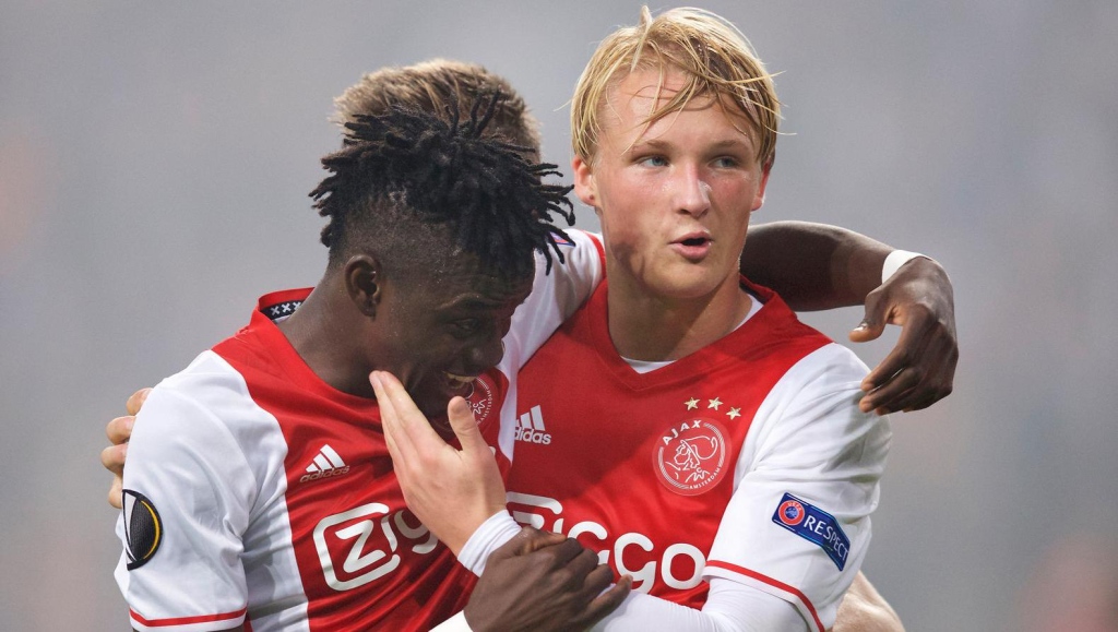 摩纳哥横扫阿贾克斯，取得晋级资格