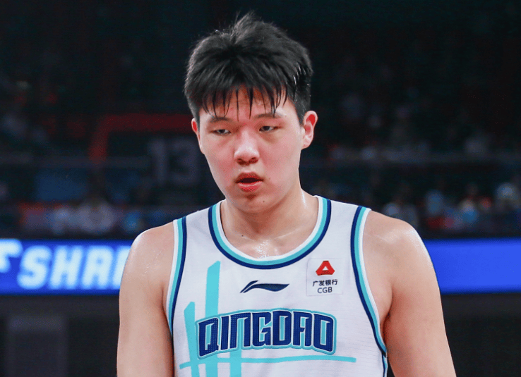 北京队客场力挫青岛队，努力奋战取得关键胜利！