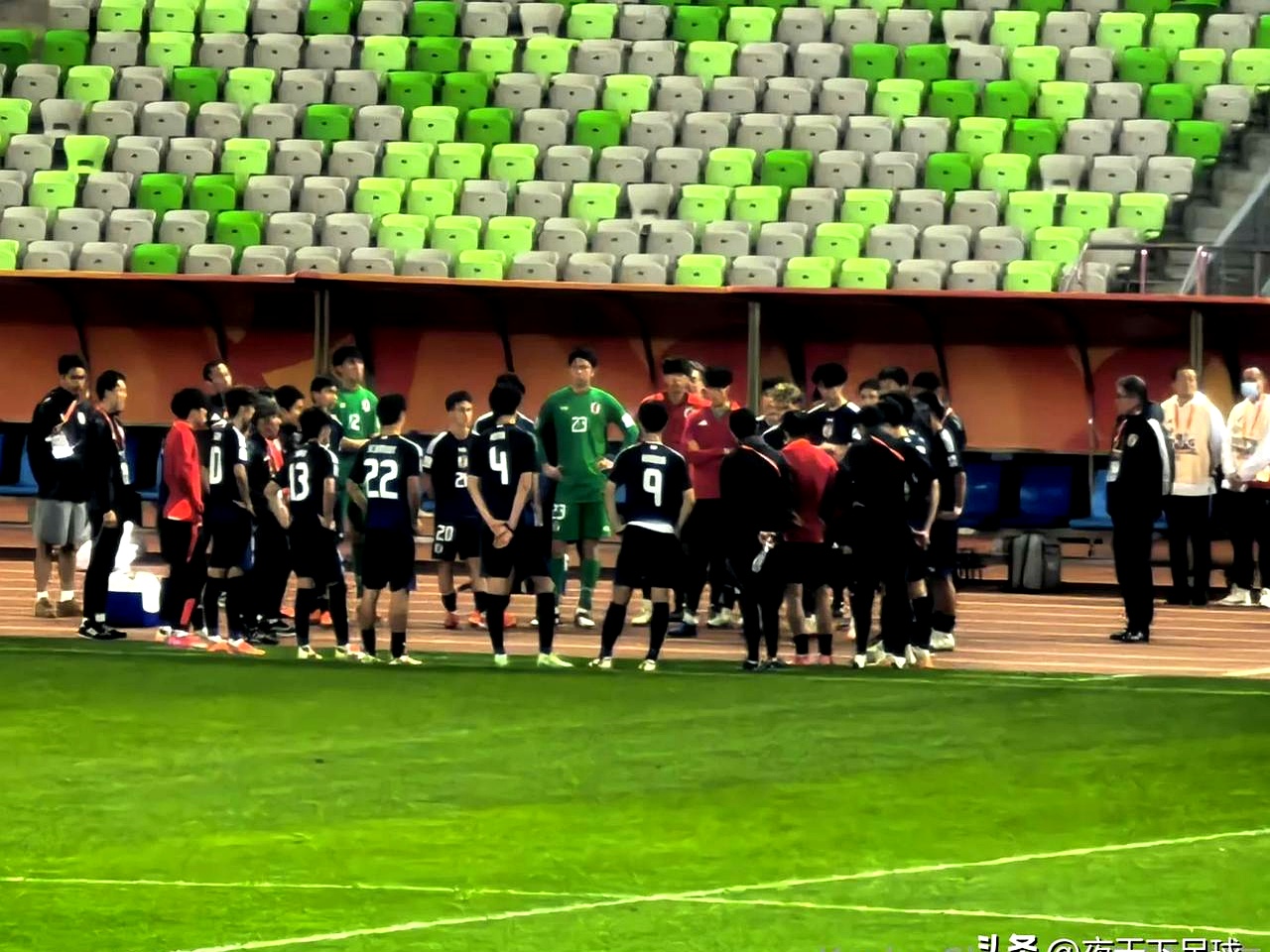 包含顶级球队的对决赛深刻印象球迷的词条