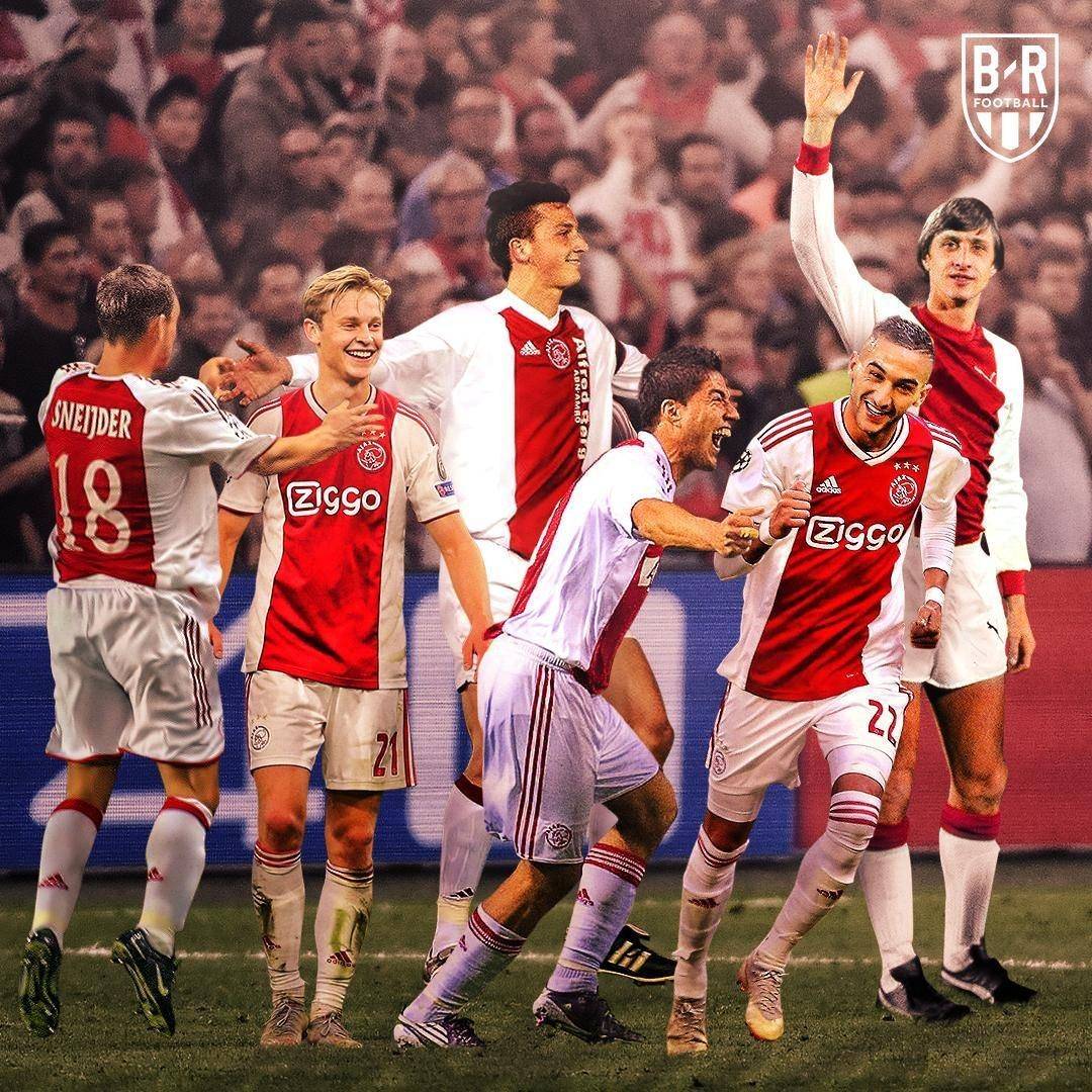 FB体育官网-阿贾克斯球员展现团结，击败对手