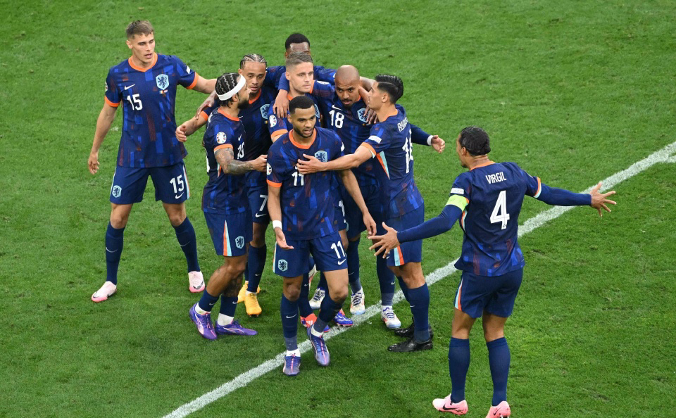 FB体育-荷兰队取得胜利，将晋级半决赛