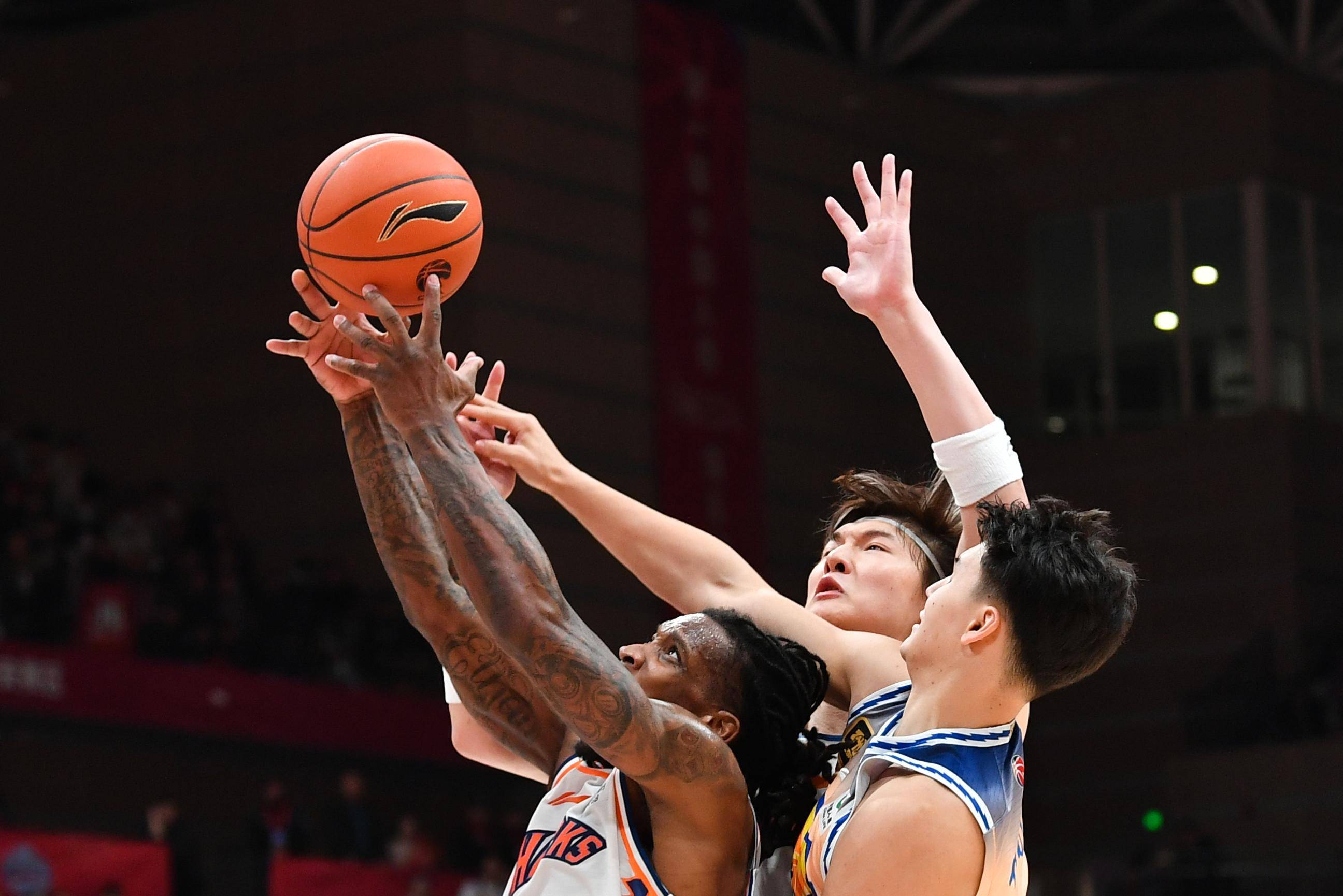 -包含西班牙队实力强劲，拟定夺冠之路的词条