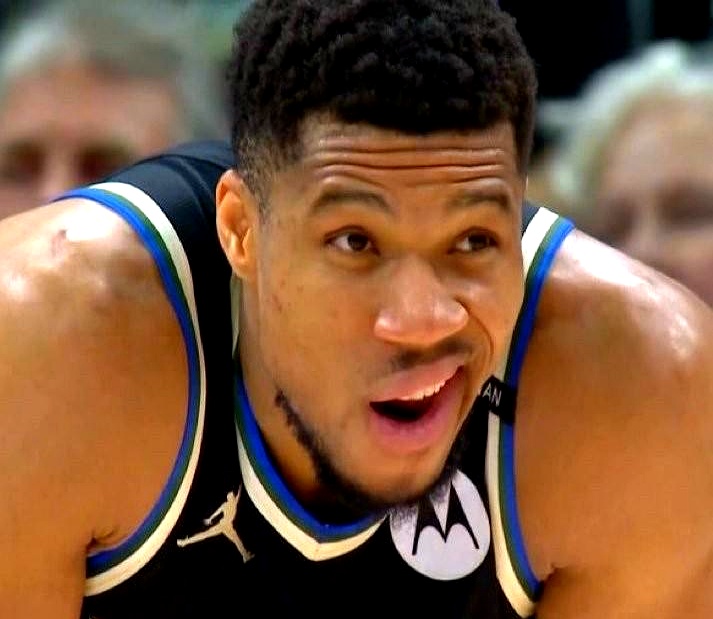 FB体育官网-雄鹿被公牛逆袭，哈登再度示弱的简单介绍