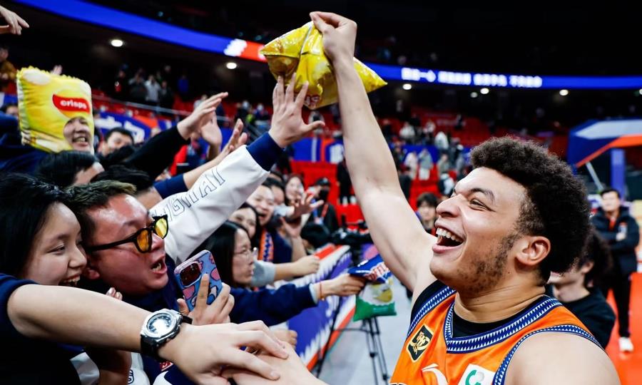 -包含上海男篮主场失利，连胜势头遭遇阻击的词条