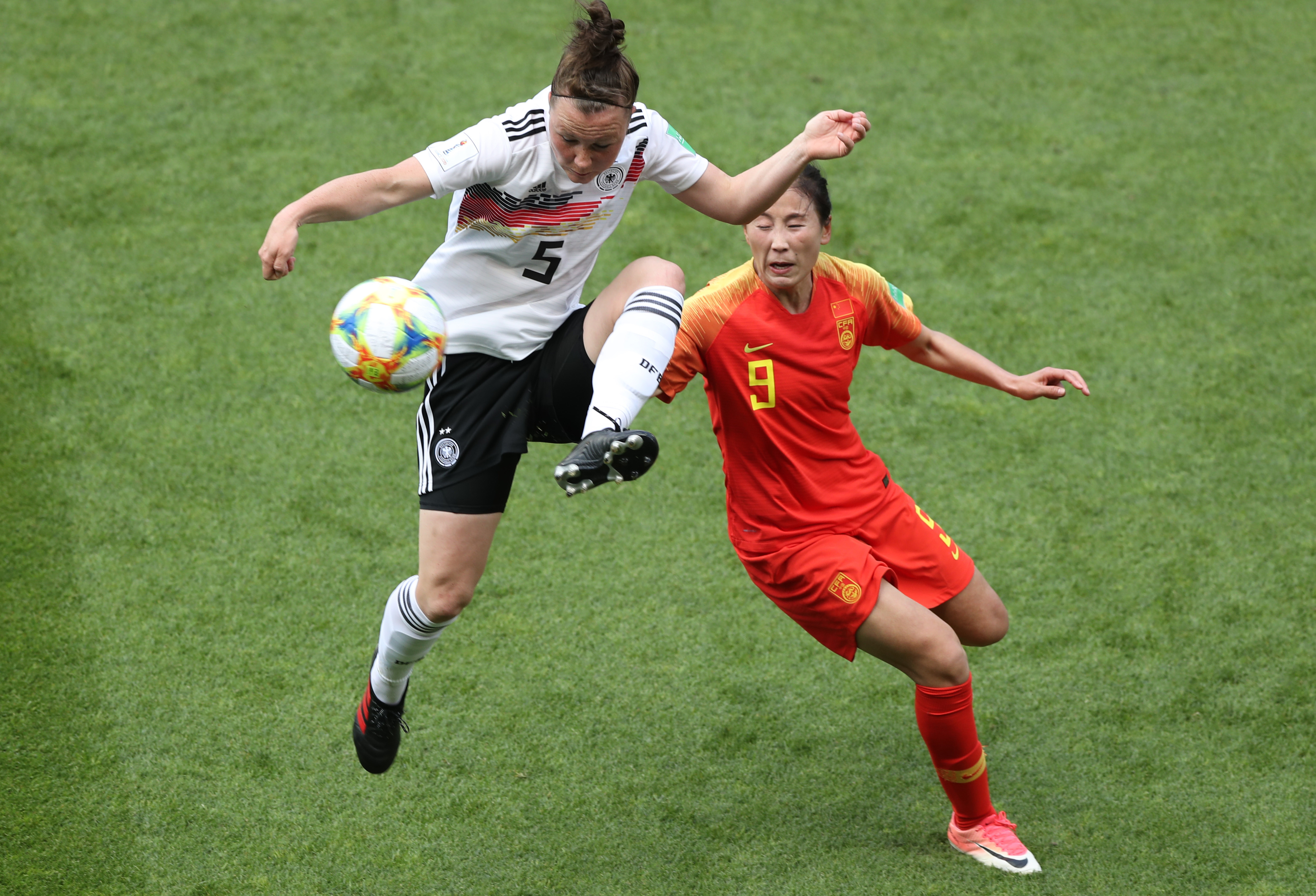 FB体育在线-南非女足比赛中黑马崭露头角