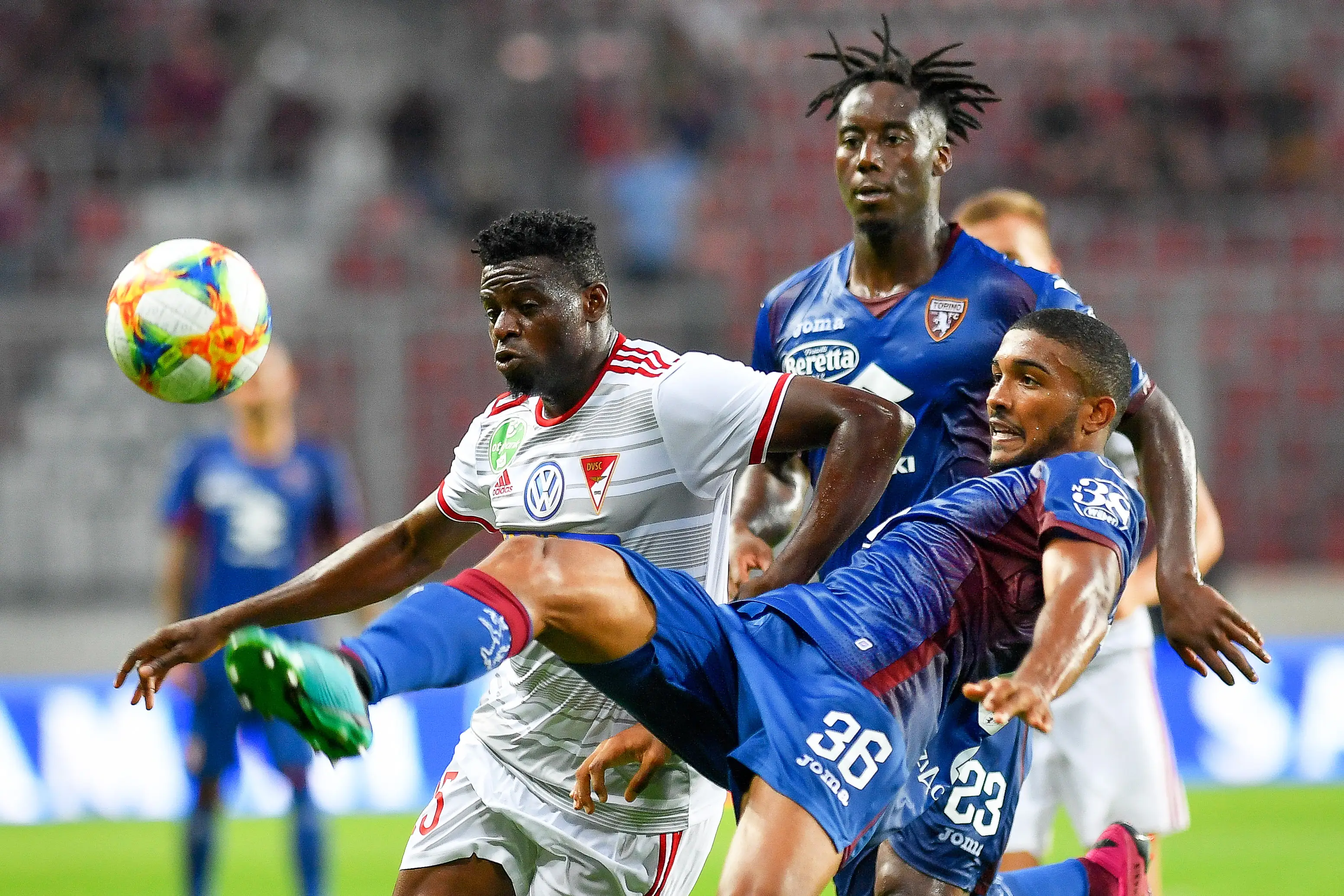 意甲比赛精彩绝伦，球队战术花样百出的简单介绍