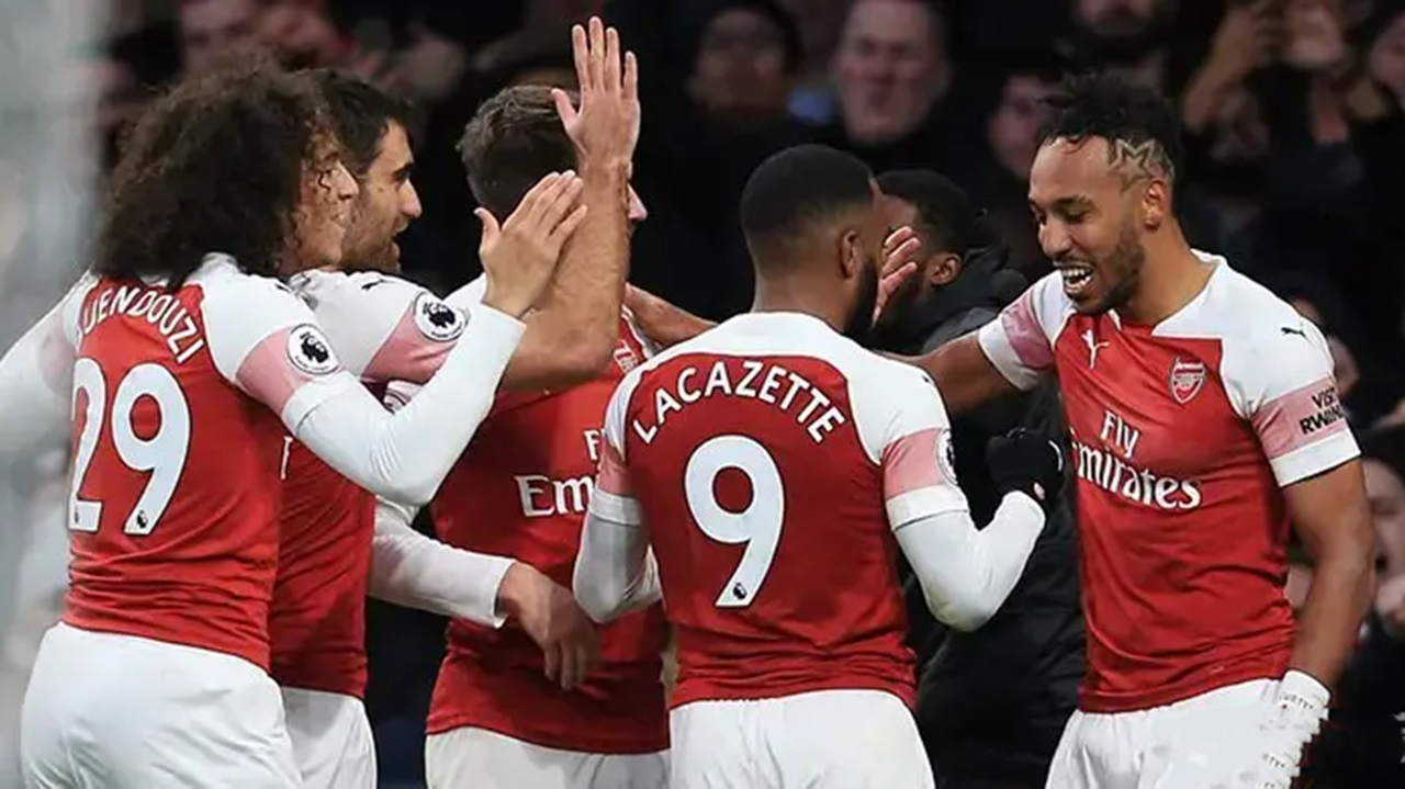 包含马洛卡队宣布了新赞助商，俱乐部财政状况稳定的词条