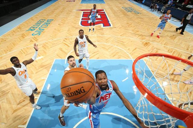 篮网队击败魔术队实现三连胜 篮网队击败魔术队实现三连胜