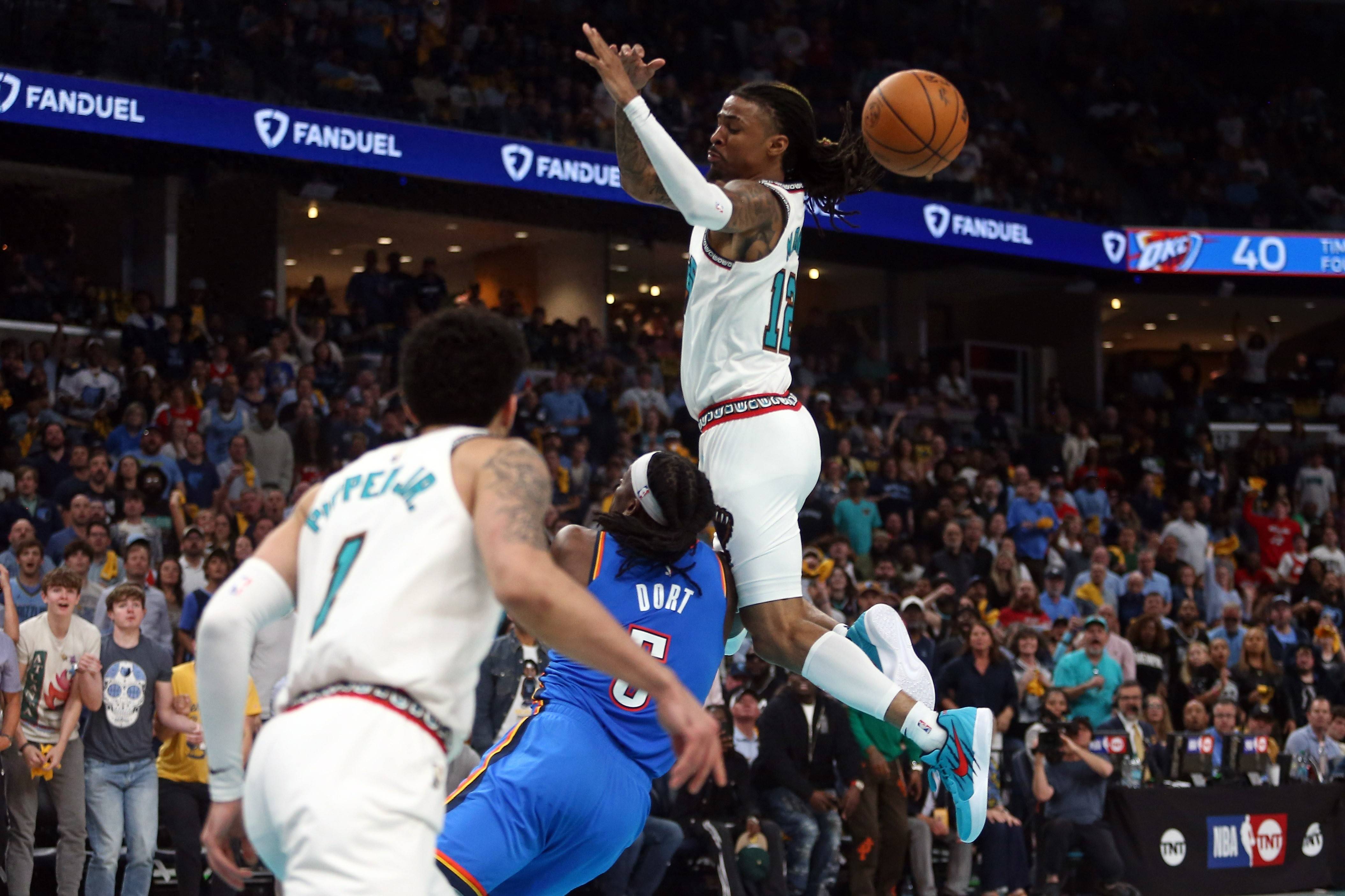 猛龙对阵灰熊，赛前莱昂纳德缺阵