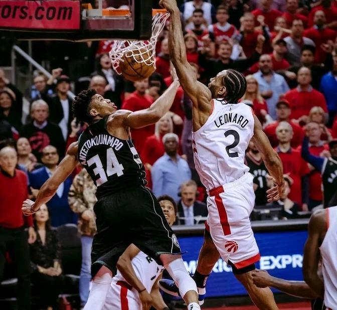 雄鹿惨遭76人逆转，字母哥难掩沮丧