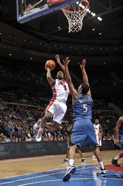 「奇才反败为胜战胜猛龙，桑德斯出杀上场」