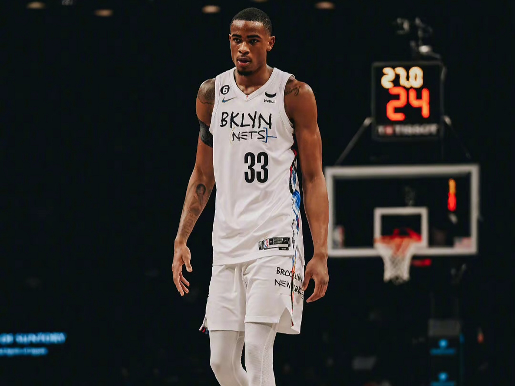 篮网主场取胜凯尔特人，厄文大号三双