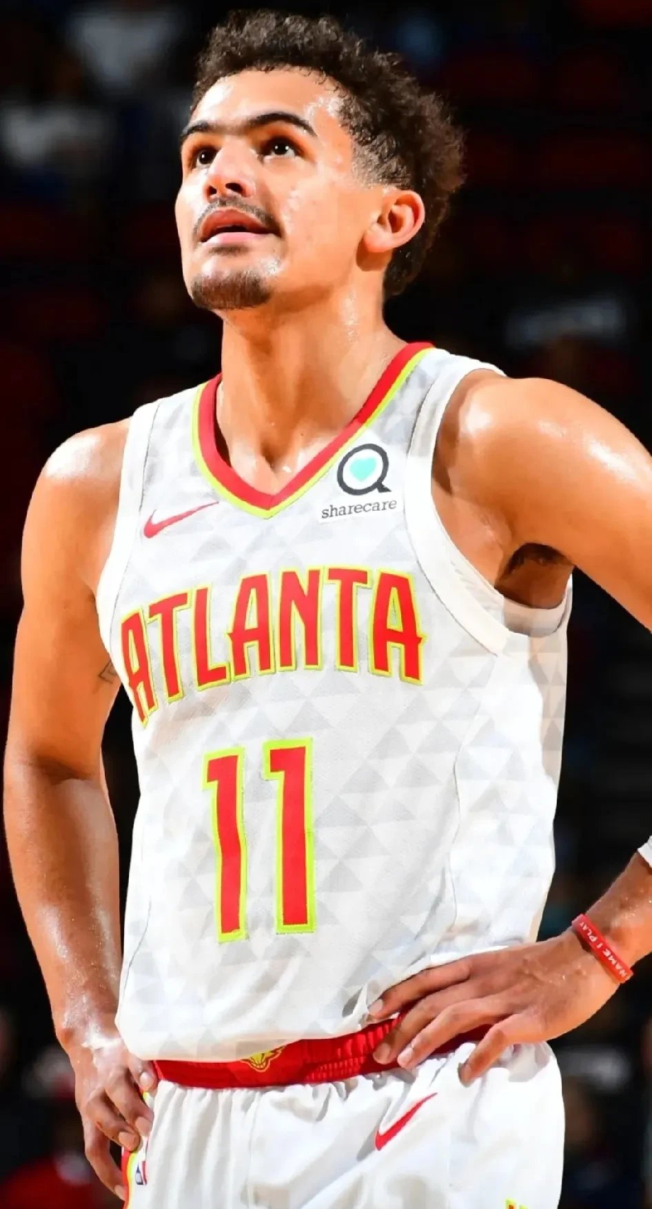 -骑士不敌老鹰，特雷-杨砍下42分