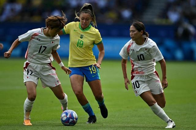 FB体育APP-澳大利亚女足队险胜巴西队，晋级淘汰赛