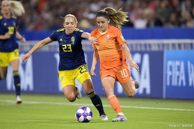 澳大利亚女足队险胜巴西队，晋级淘汰赛
